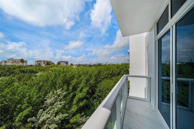 100 S Pointe Dr TH-13, Miami Beach, FL 33139