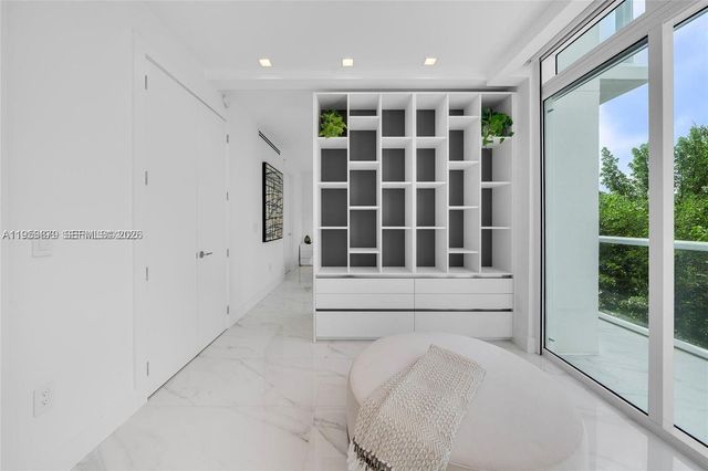 100 S Pointe Dr TH-13, Miami Beach, FL 33139