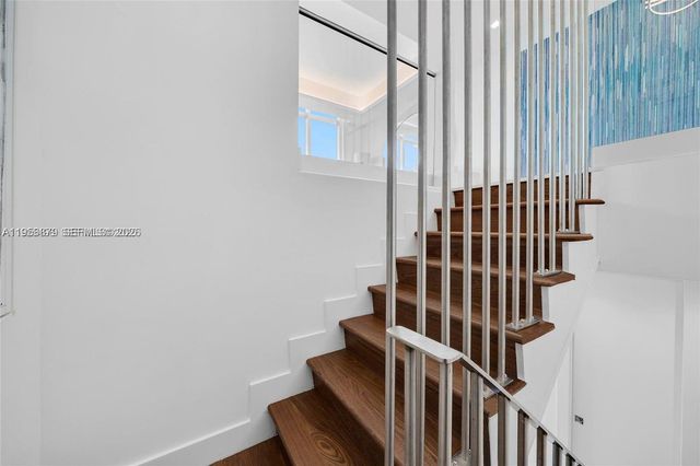 100 S Pointe Dr TH-13, Miami Beach, FL 33139