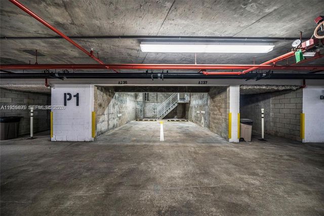 100 S Pointe Dr TH-13, Miami Beach, FL 33139