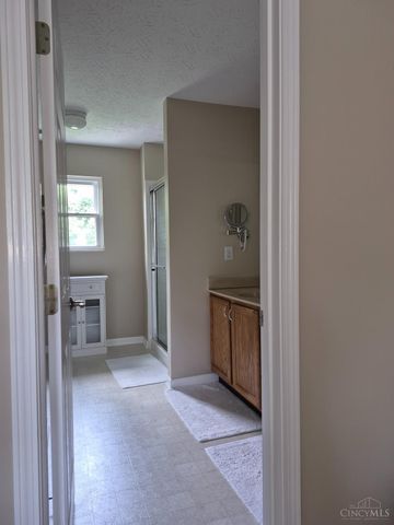 2818 Orchardpark Drive, Green Twp, OH 45239