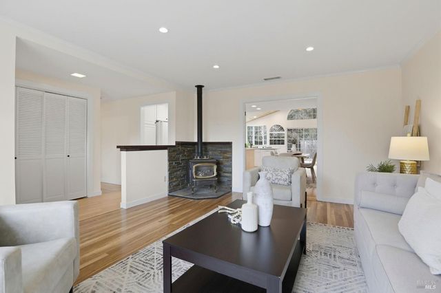 12 Angelica Ct, Novato, CA 94947