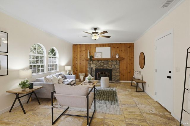 12 Angelica Ct, Novato, CA 94947