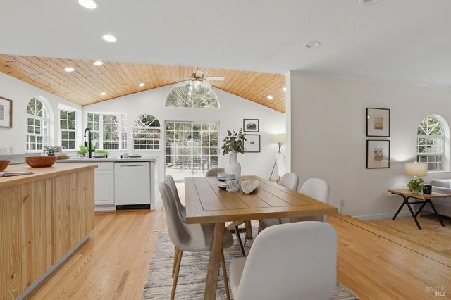 12 Angelica Ct, Novato, CA 94947