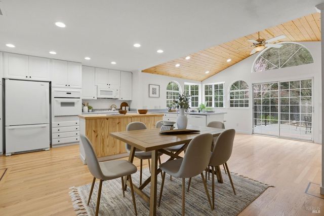 12 Angelica Ct, Novato, CA 94947