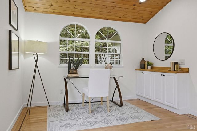 12 Angelica Ct, Novato, CA 94947