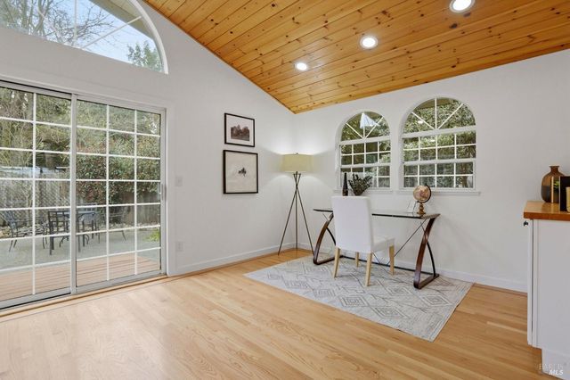 12 Angelica Ct, Novato, CA 94947