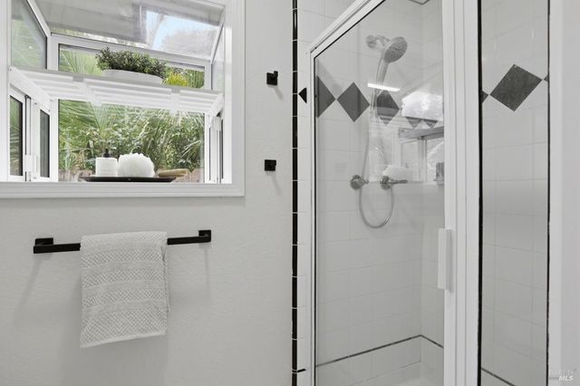 12 Angelica Ct, Novato, CA 94947