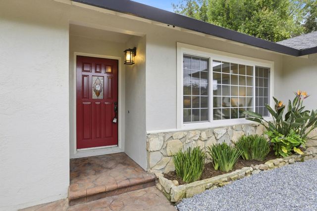 12 Angelica Ct, Novato, CA 94947