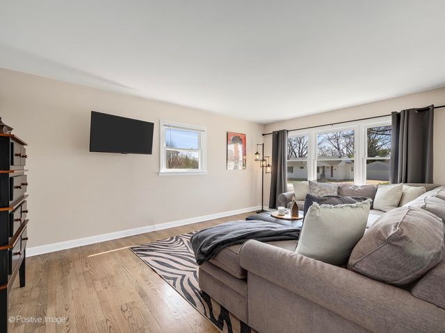 266 Marilyn Avenue, Glendale Heights, IL 60139