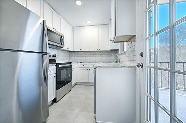 2835 Keller Springs Road 1002, Carrollton, TX 75006