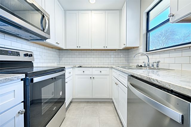 2835 Keller Springs Road 1002, Carrollton, TX 75006