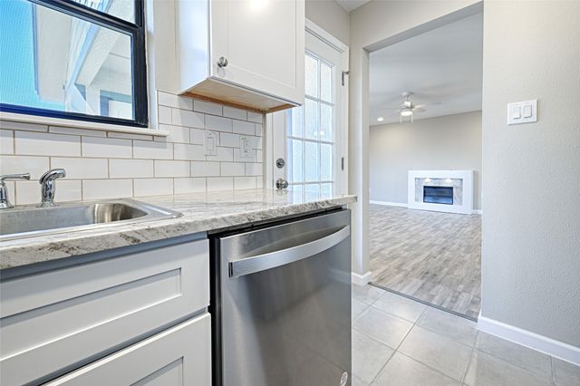 2835 Keller Springs Road 1002, Carrollton, TX 75006