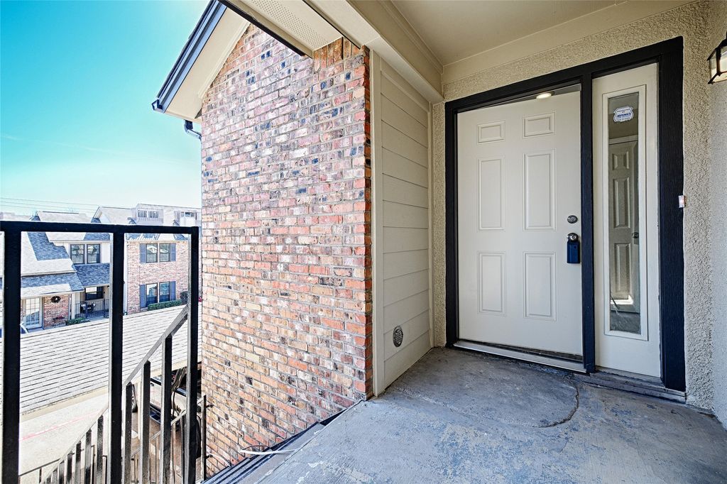 2835 Keller Springs Road 1002, Carrollton, TX 75006