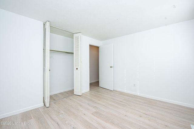 417 Saguaro Dr, Louisville, KY 40229