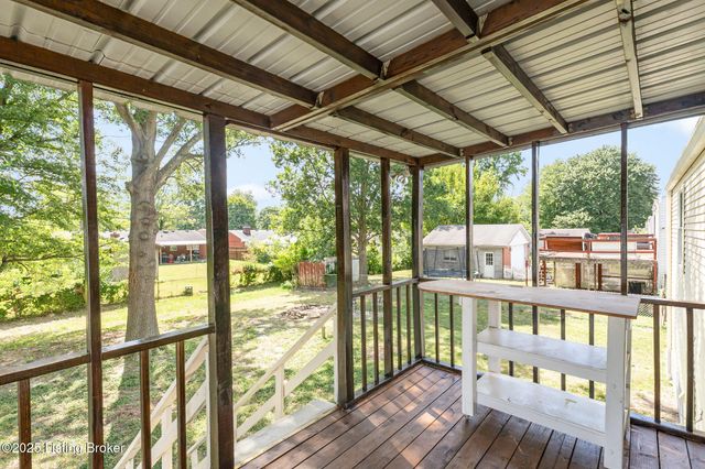 417 Saguaro Dr, Louisville, KY 40229