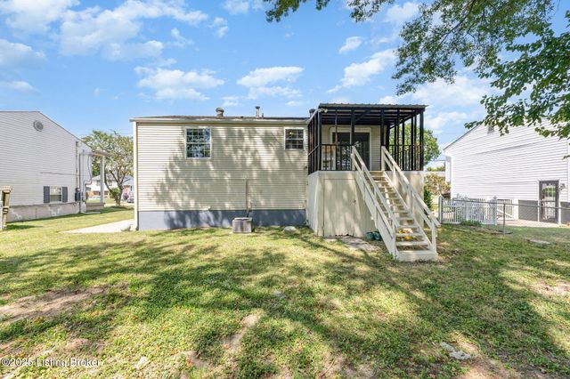 417 Saguaro Dr, Louisville, KY 40229