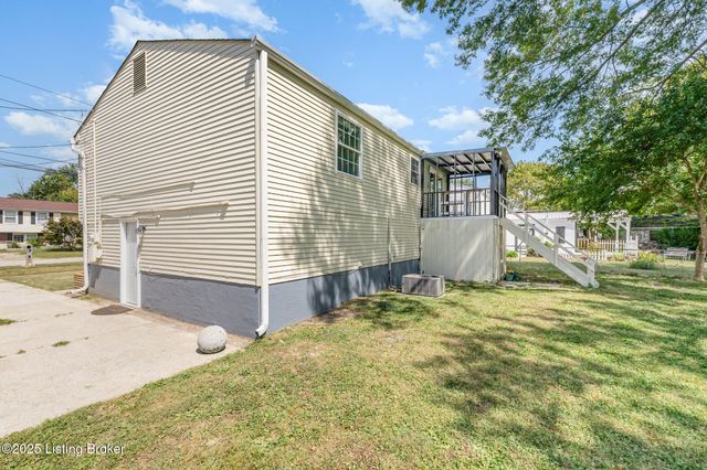 417 Saguaro Dr, Louisville, KY 40229