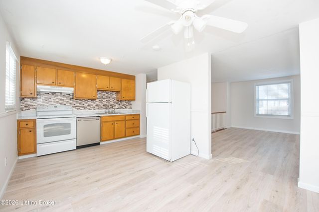 417 Saguaro Dr, Louisville, KY 40229