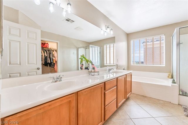 8252 Celina Hills Street, Las Vegas, NV 89131