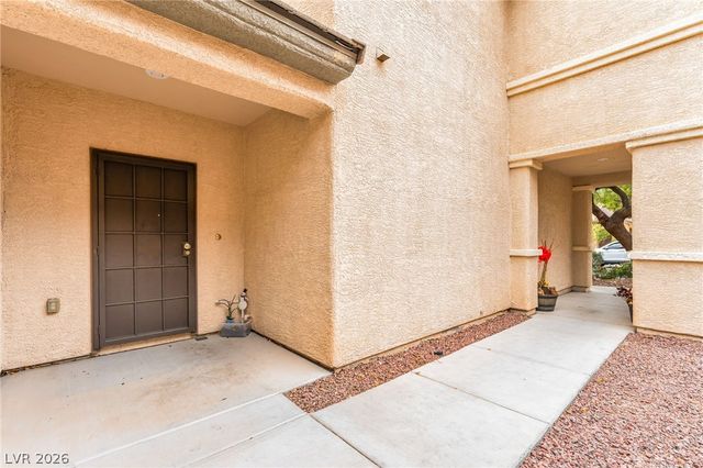 8252 Celina Hills Street, Las Vegas, NV 89131