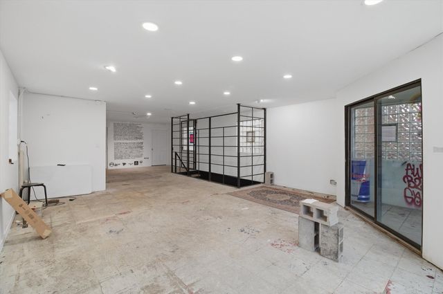 2620 S Central Park Avenue, Chicago, IL 60623