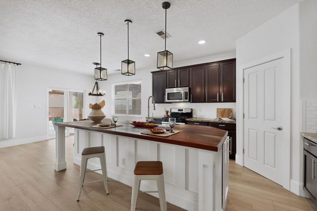 2818 Cipres Lane SE, Rio Rancho, NM 87124