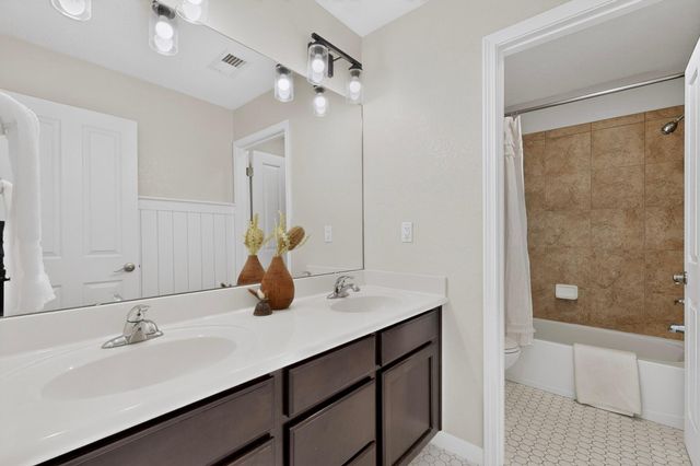 2818 Cipres Lane SE, Rio Rancho, NM 87124
