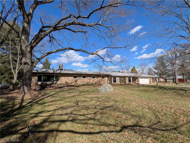 16474 Palmyra Road, Lake Milton, OH 44429