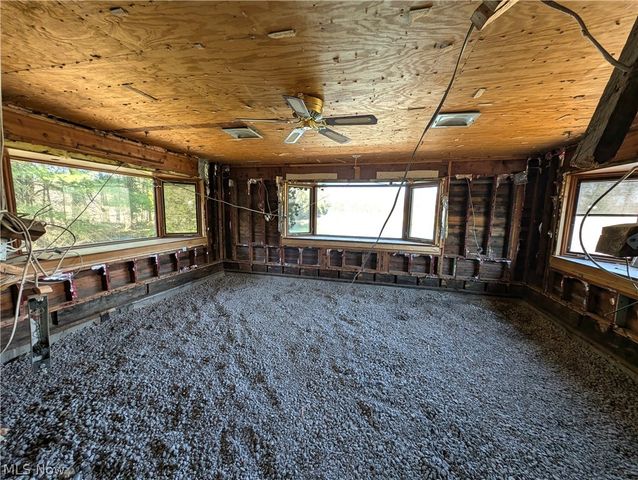 16474 Palmyra Road, Lake Milton, OH 44429