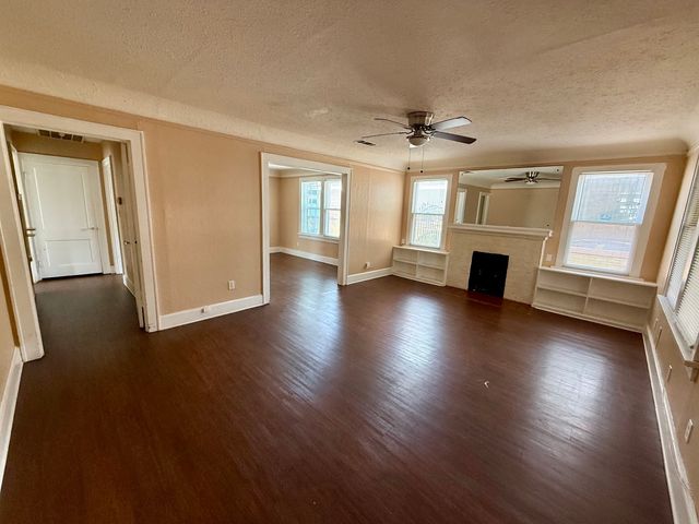 2946 Lipscomb Street, Fort Worth, TX 76110