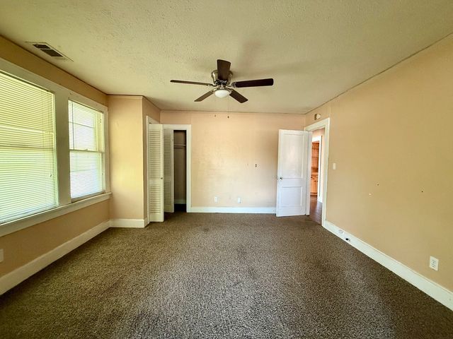 2946 Lipscomb Street, Fort Worth, TX 76110