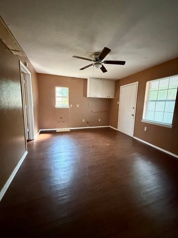 2946 Lipscomb Street, Fort Worth, TX 76110