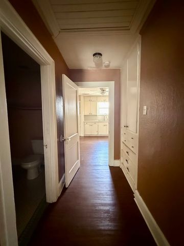 2946 Lipscomb Street, Fort Worth, TX 76110