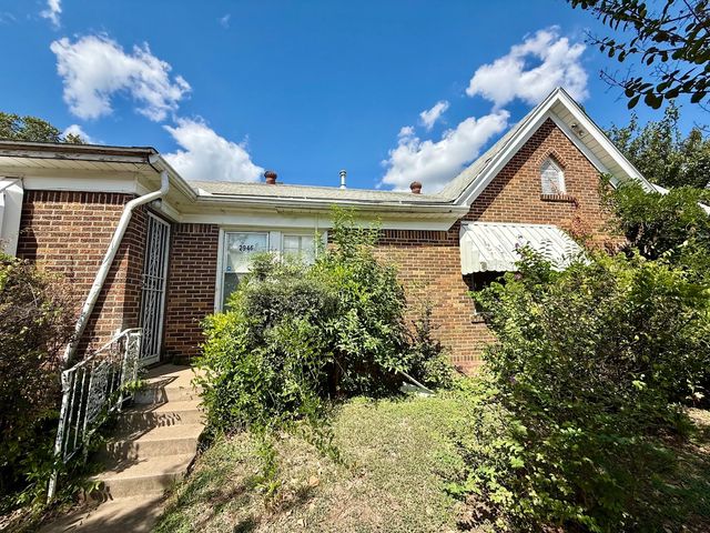 2946 Lipscomb Street, Fort Worth, TX 76110