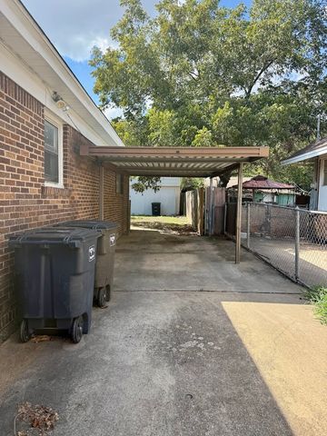 2946 Lipscomb Street, Fort Worth, TX 76110