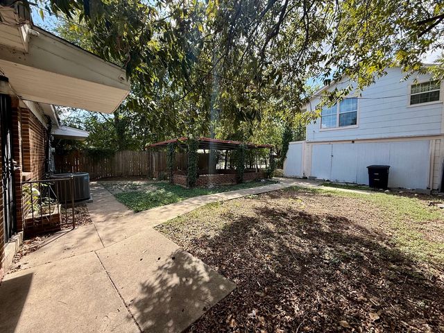 2946 Lipscomb Street, Fort Worth, TX 76110