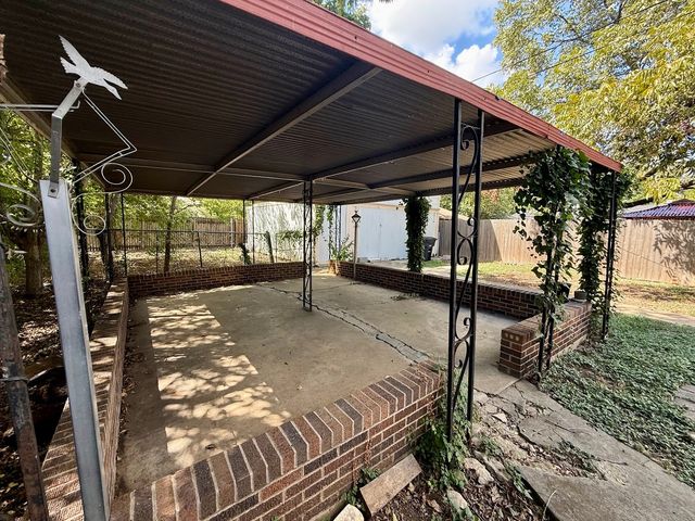 2946 Lipscomb Street, Fort Worth, TX 76110