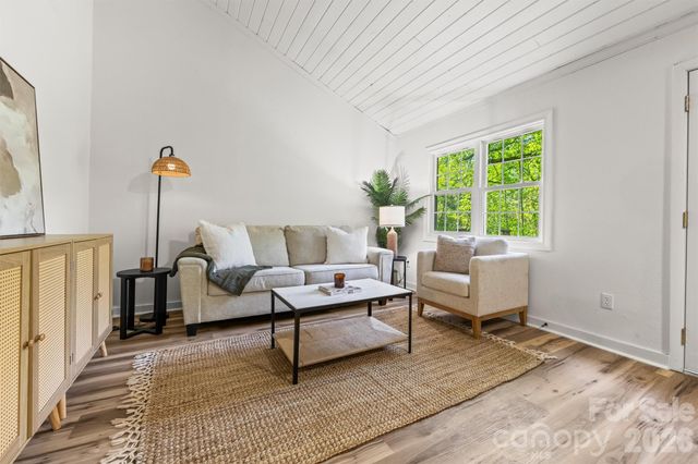 193 Sams Hill, Sylva, NC 28779