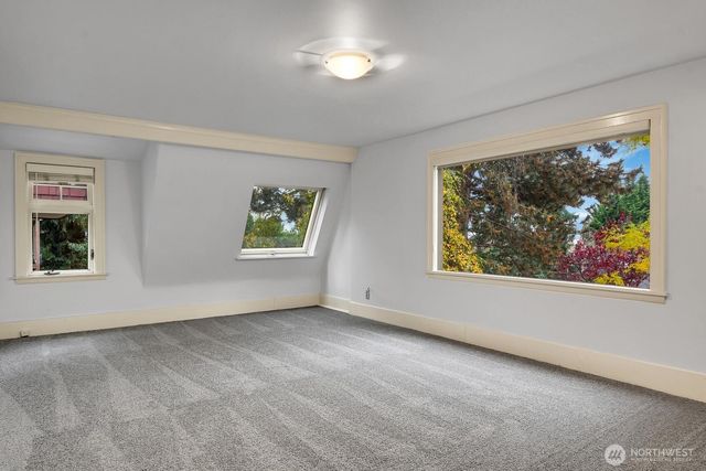 1512 10th Avenue W, Seattle, WA 98119