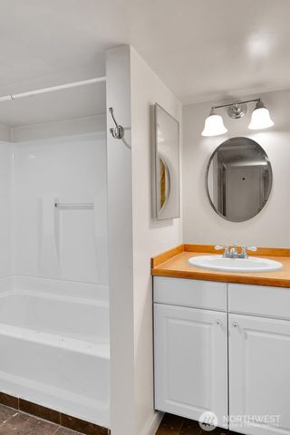 1512 10th Avenue W, Seattle, WA 98119