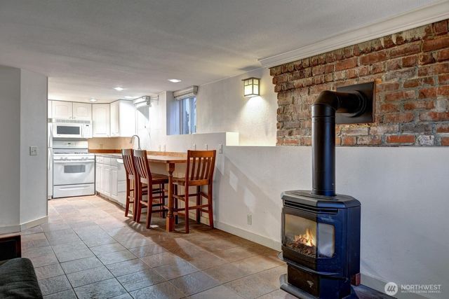 1512 10th Avenue W, Seattle, WA 98119