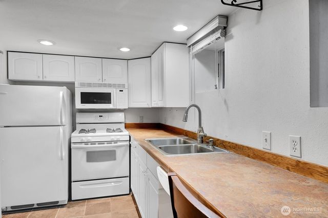 1512 10th Avenue W, Seattle, WA 98119