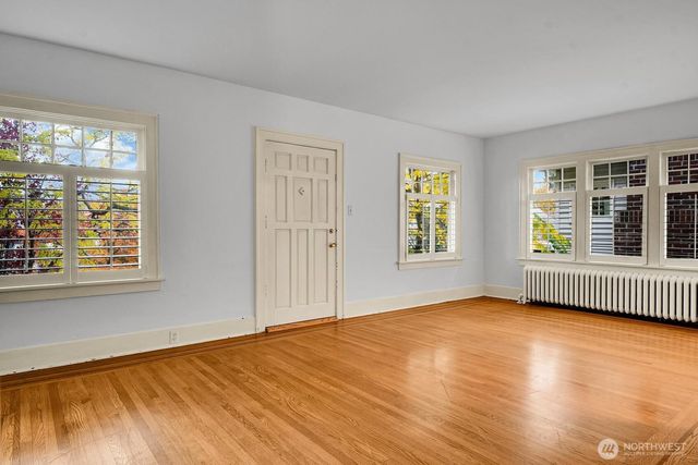 1512 10th Avenue W, Seattle, WA 98119