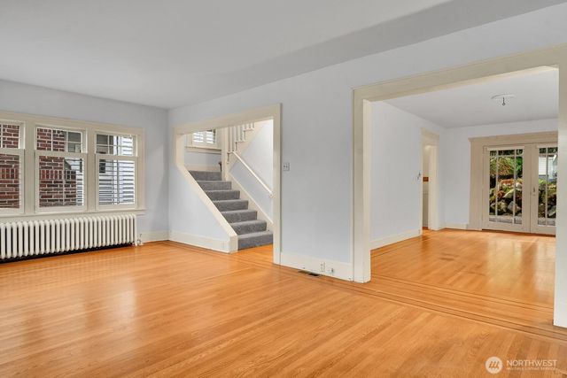 1512 10th Avenue W, Seattle, WA 98119