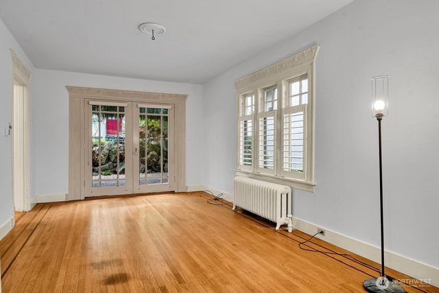 1512 10th Avenue W, Seattle, WA 98119