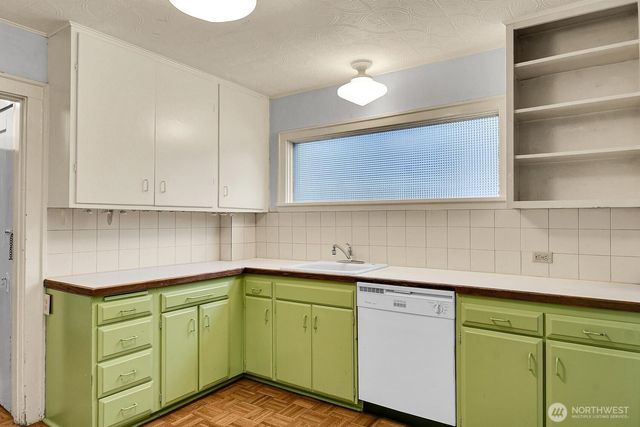 1512 10th Avenue W, Seattle, WA 98119