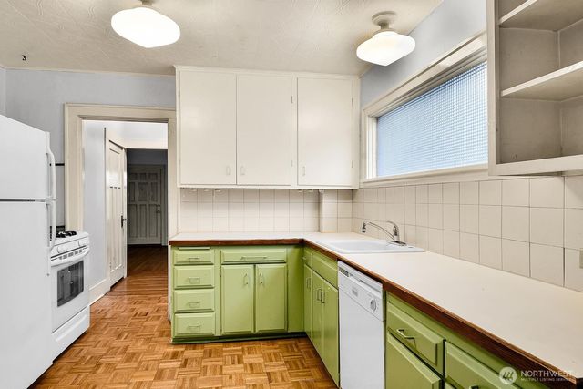 1512 10th Avenue W, Seattle, WA 98119