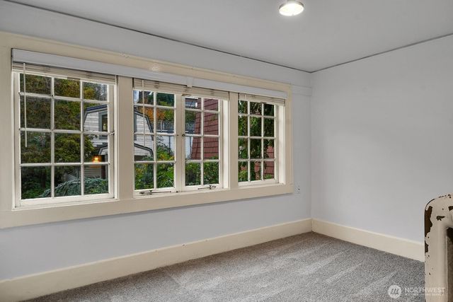 1512 10th Avenue W, Seattle, WA 98119