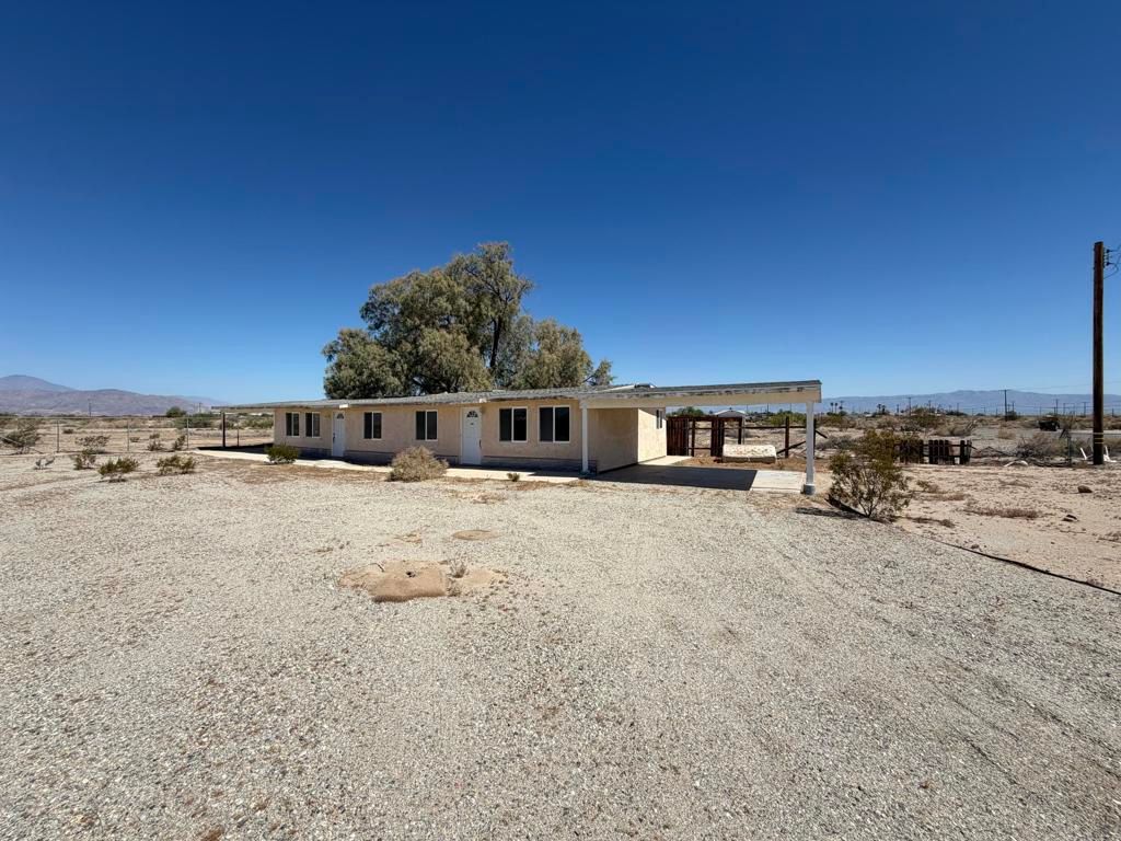 Image 1 of property listing at 2565 S Marina Drive, Thermal, CA 92274